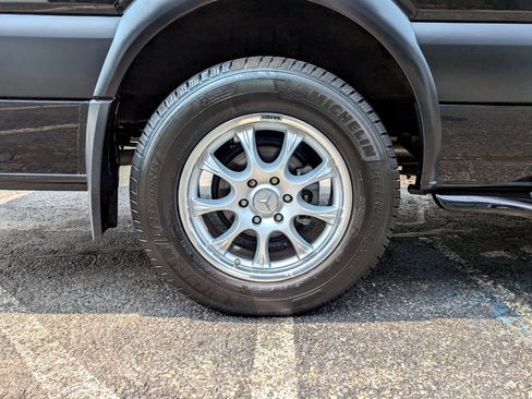 Used 2017 Mercedes-Benz Sprinter 2500 image 54