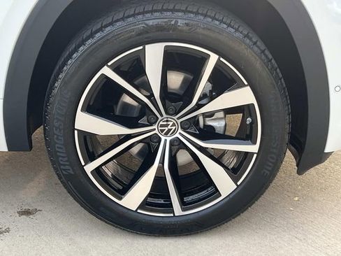 New 2026 Volkswagen Atlas SEL Premium R-Line AWD/4WD image 3