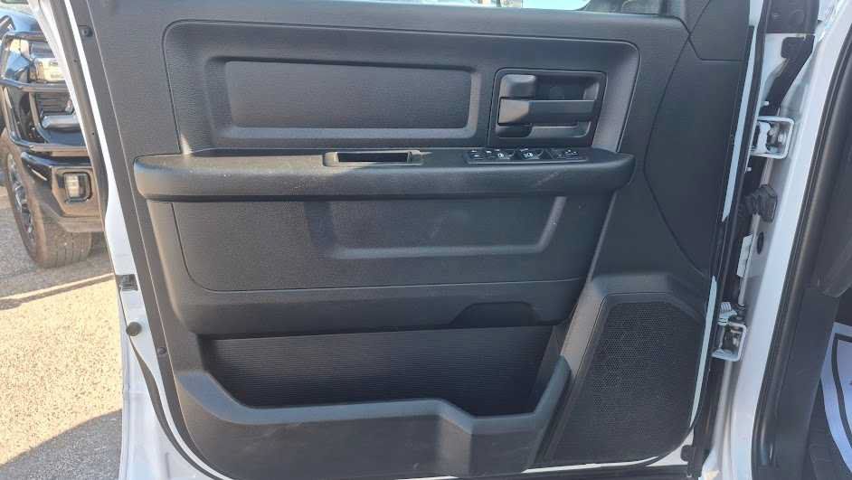 Used 2021 RAM 2500 Tradesman w/ Chrome Appearance Group AWD/4WD image 13