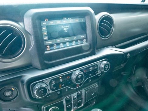 Used 2021 Jeep Wrangler Unlimited Sport image 18