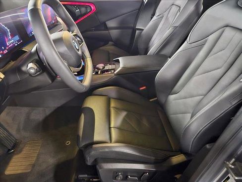 Certified 2025 BMW X3 xDrive30i w/ Premium Package image 16