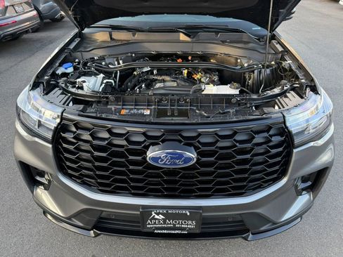 Used 2025 Ford Explorer ST-Line w/ ST-Line Street Pack image 60