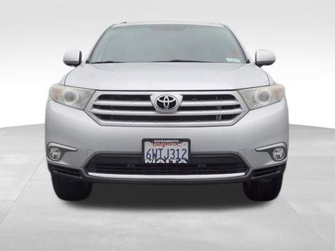 Used 2012 Toyota Highlander Limited w/ Tow Pkg image 9