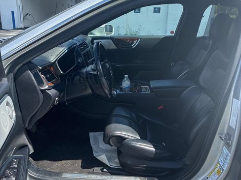 Used 2019 Lincoln Continental Reserve w/ Rear-seat Package AWD/4WD image 2