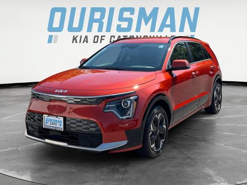 Used 2023 Kia Niro Wind w/ Wind Preserve Package FWD image 2