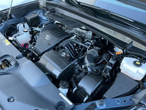 Used 2024 Toyota Grand Highlander AWD Hybrid image 22