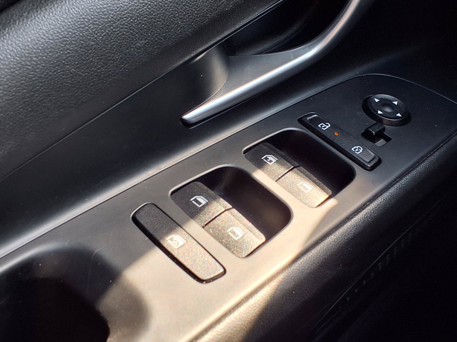 Certified 2024 Hyundai Elantra SE FWD image 19