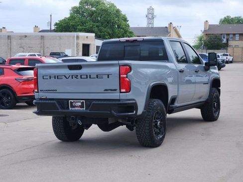 Used 2025 Chevrolet Silverado 2500 ZR2 w/ Technology Package image 14