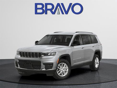 Used 2023 Jeep Grand Cherokee L Laredo image 1