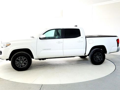 Certified 2023 Toyota Tacoma SR5 image 3