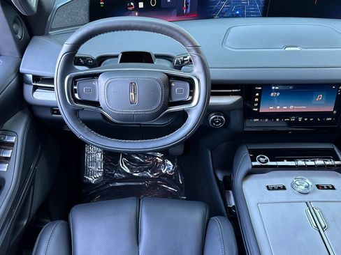 New 2025 Lincoln Navigator L Reserve w/ Jet Appearance Package image 12