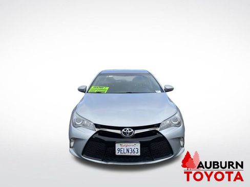 Used 2015 Toyota Camry SE FWD image 2