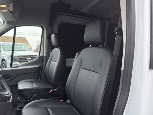 New 2026 Ford Transit 250 148 Medium Roof w/ Load Area Protection Package image 12