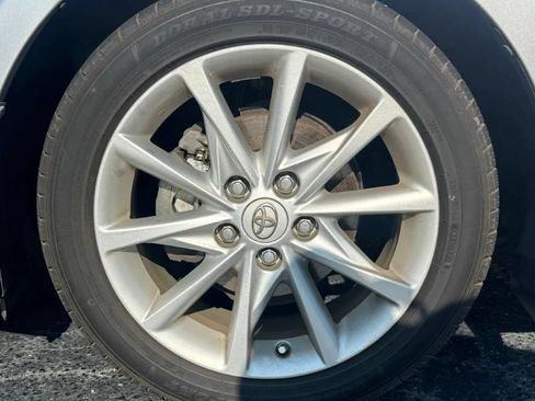 Used 2013 Toyota Prius V Five FWD image 5