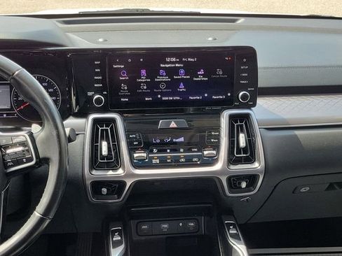 Used 2022 Kia Sorento EX w/ Panoramic Sunroof Package image 25