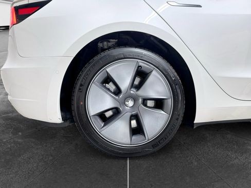 Used 2022 Tesla Model 3 Long Range AWD/4WD image 35