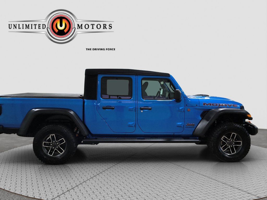 Used 2024 Jeep Gladiator Mojave w/ Technology Group AWD/4WD image 2