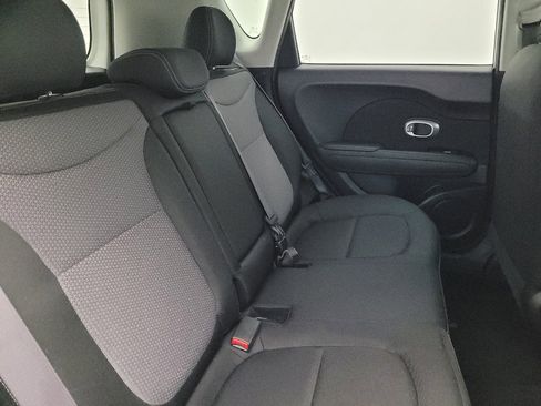 Used 2018 Kia Soul + image 19