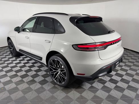 Certified 2026 Porsche Macan image 3