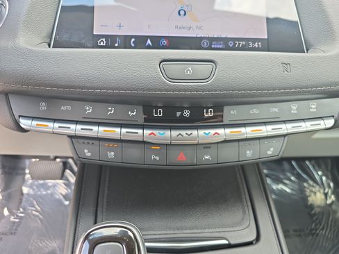 Used 2020 Cadillac XT4 Premium Luxury FWD image 19