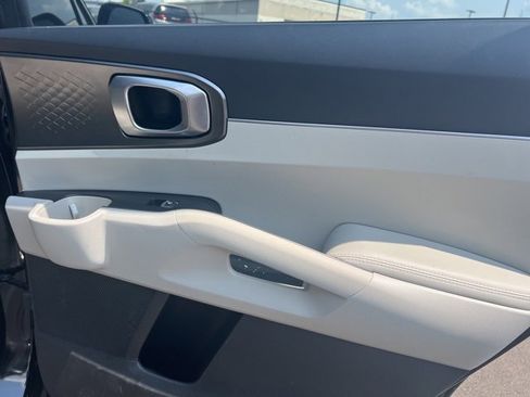Used 2022 Kia Sorento EX w/ Panoramic Sunroof Package image 30