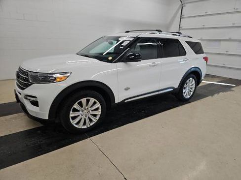 Used 2021 Ford Explorer King Ranch w/ Premium Technology Package image 3