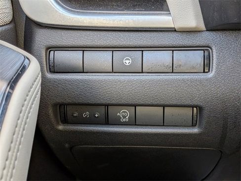 Certified 2023 Nissan Rogue SV image 22