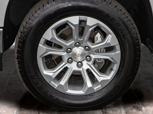 Used 2024 Chevrolet Silverado 1500 LTZ w/ LTZ Convenience Package II image 34