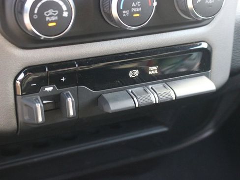 Used 2024 RAM 3500 Big Horn image 26