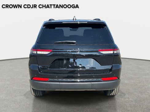 New 2025 Jeep Grand Cherokee Altitude AWD/4WD image 5