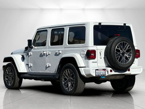 Used 2022 Jeep Wrangler Unlimited Sahara image 5