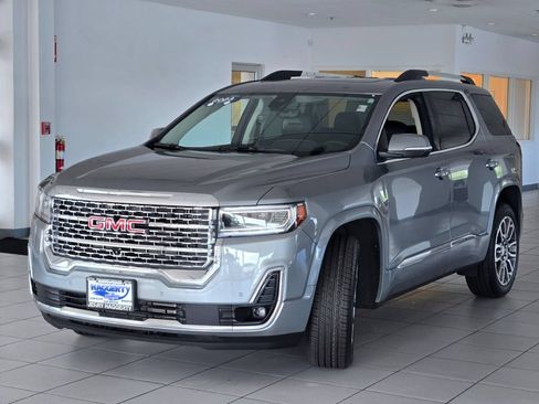 Certified 2023 GMC Acadia Denali w/ Denali Ultimate Package AWD/4WD image 4