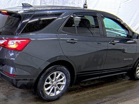 Used 2020 Chevrolet Equinox LS w/ LS Convenience Package image 4