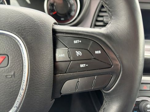 Used 2019 Dodge Challenger SXT image 32