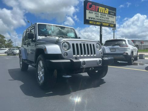 Used 2017 Jeep Wrangler Unlimited Sahara w/ Connectivity Group AWD/4WD image 3