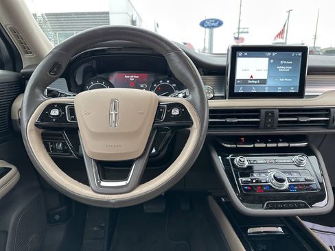Used 2022 Lincoln Corsair AWD w/ Premium Package image 8