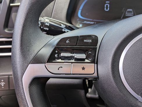 Used 2024 Hyundai Elantra SE image 23