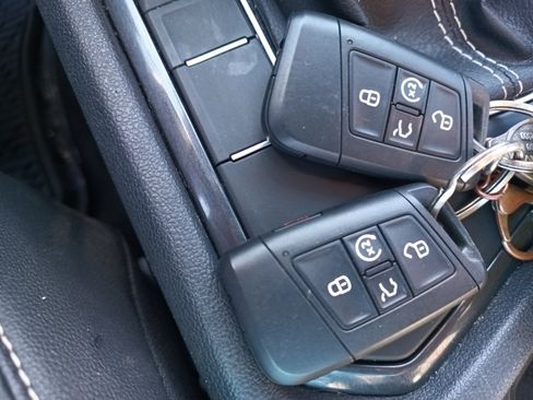 Used 2023 Volkswagen Tiguan SE R-Line image 27