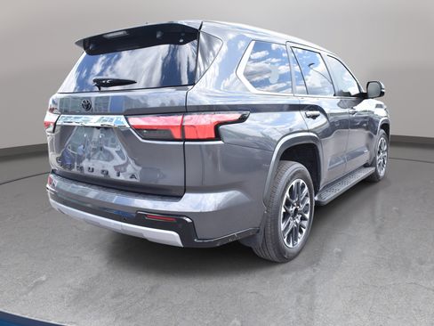 Used 2024 Toyota Sequoia Limited w/ Tow Technology Package AWD/4WD image 8
