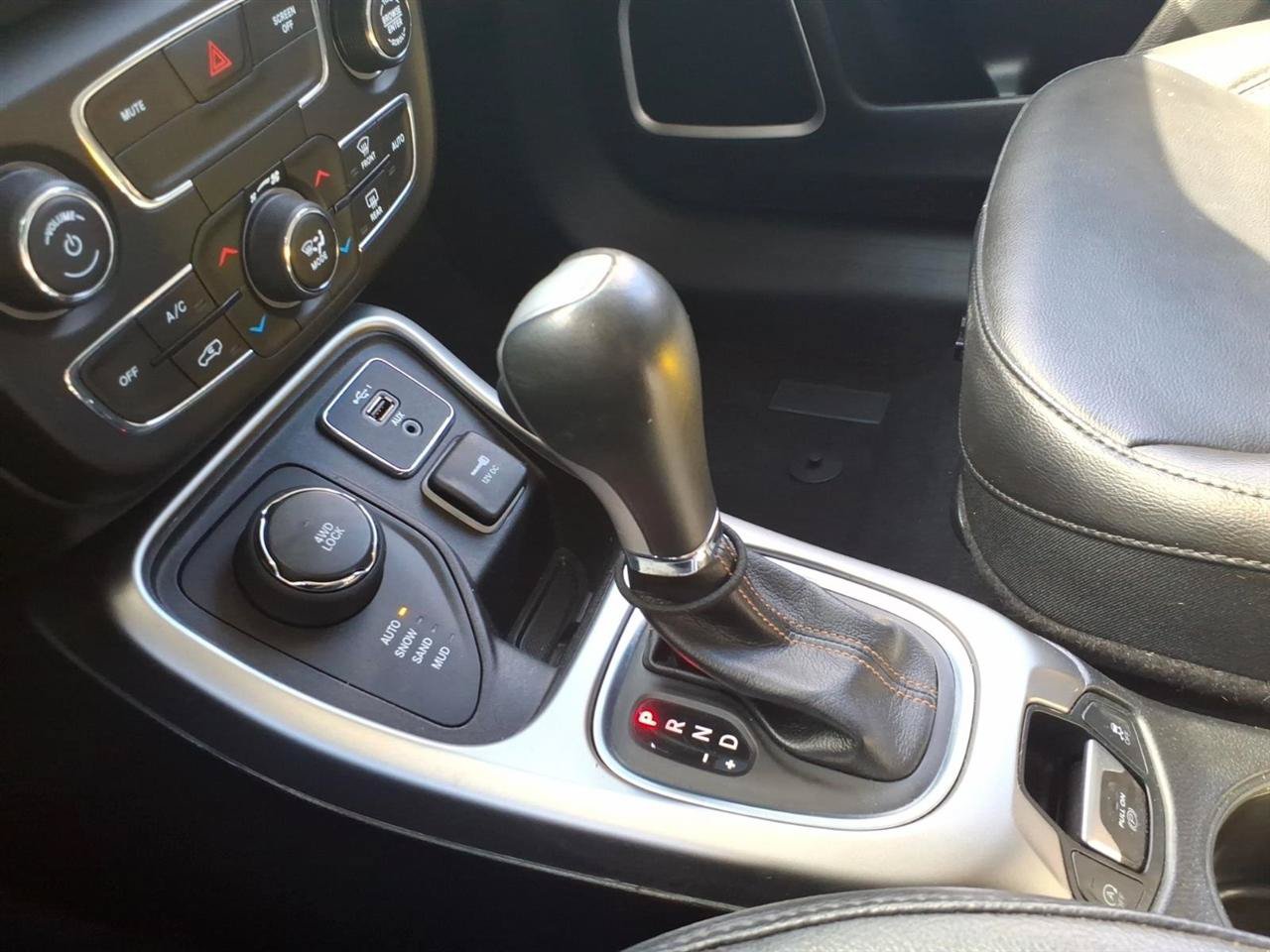 Used 2019 Jeep Compass Latitude AWD/4WD image 13