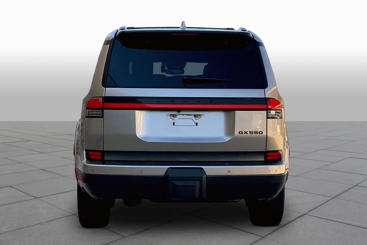 Used 2025 Lexus GX 550 w/ Accessory Package (2T) AWD/4WD image 8