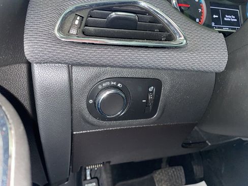 Used 2017 Chevrolet Cruze LT image 24