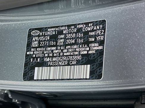 Certified 2024 Hyundai Elantra SEL image 31