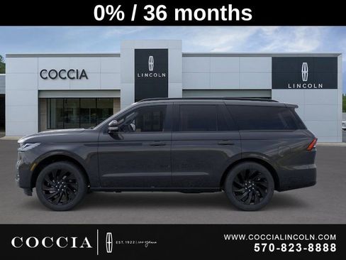 New 2025 Lincoln Navigator Reserve w/ Jet Appearance Package image 3