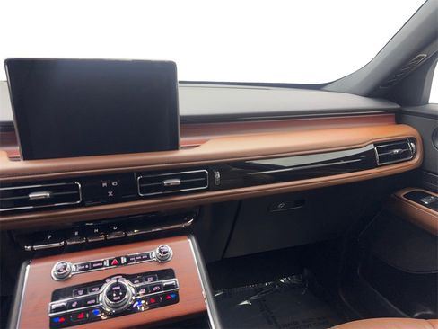 Used 2022 Lincoln Aviator Reserve w/ Equipment Group 201A image 56