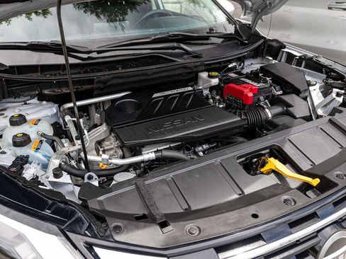 Used 2024 Nissan Rogue SV AWD/4WD image 33