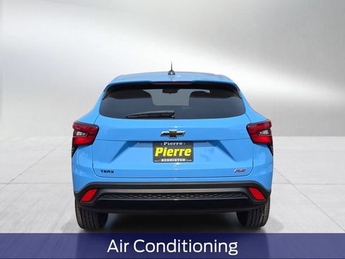 Used 2024 Chevrolet Trax RS w/ Driver Confidence Package FWD image 5