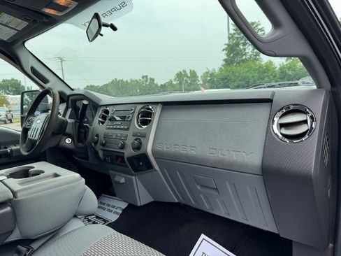 Used 2011 Ford F250 XLT w/ Advanced Security Group AWD/4WD image 19