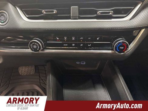 Used 2025 Chevrolet Equinox LT w/ Midnight Edition image 20