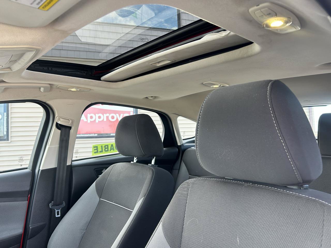 Used 2013 Ford Focus SE FWD image 18